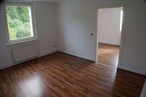 Helle Dachwhg. am Ortsrand Wi-Rambach! 2 ZKB -41 m² mit EBK + Laminat € 580,- + NK