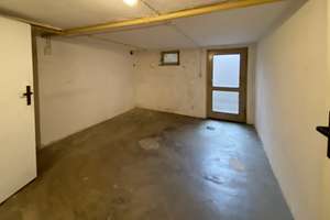 NBG-EIBACH: KOMPLETT SANIERUNGSBEDÜRFTIGES 2-FAMILIEN-REIHENMITTELHAUS OHNE GARAGE IN RUHIGER LAGE – Riedenburger Straße 39, 90451 Röthenbach Ost, Nürnberg – Vorschaubild 42