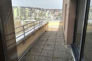 Zwei Zimmer in Stuttgart Botnang: Helle Wohnung im siebten Stock