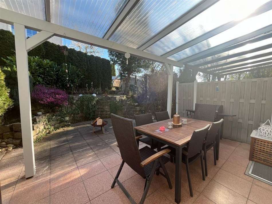 Terrasse mit Pergola