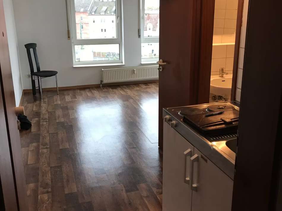 Küche mit Wohnzimmer Zugang