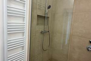 Sanierte Altbauwohnung mit zwei Balkonen, Stuckdecken, Dielen und neuer Einbauküche in Wiesbaden – Die vollständige Adresse der Immobilie erhältst du vom Anbieter., 65183 Mitte, Wiesbaden – Vorschaubild 17