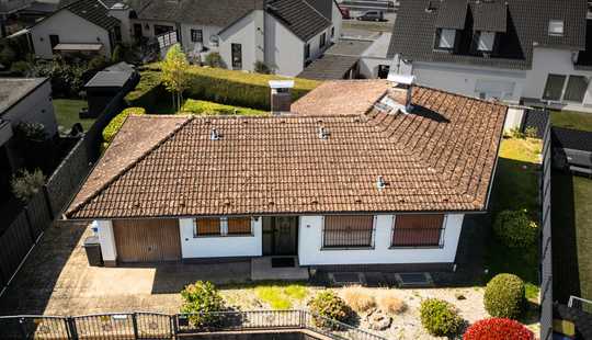Bild von CHARME DER ZEIT TRIFFT POTENZIAL VON MORGEN - Freistehender Bungalow in 1A-Lage von Langen-Linden