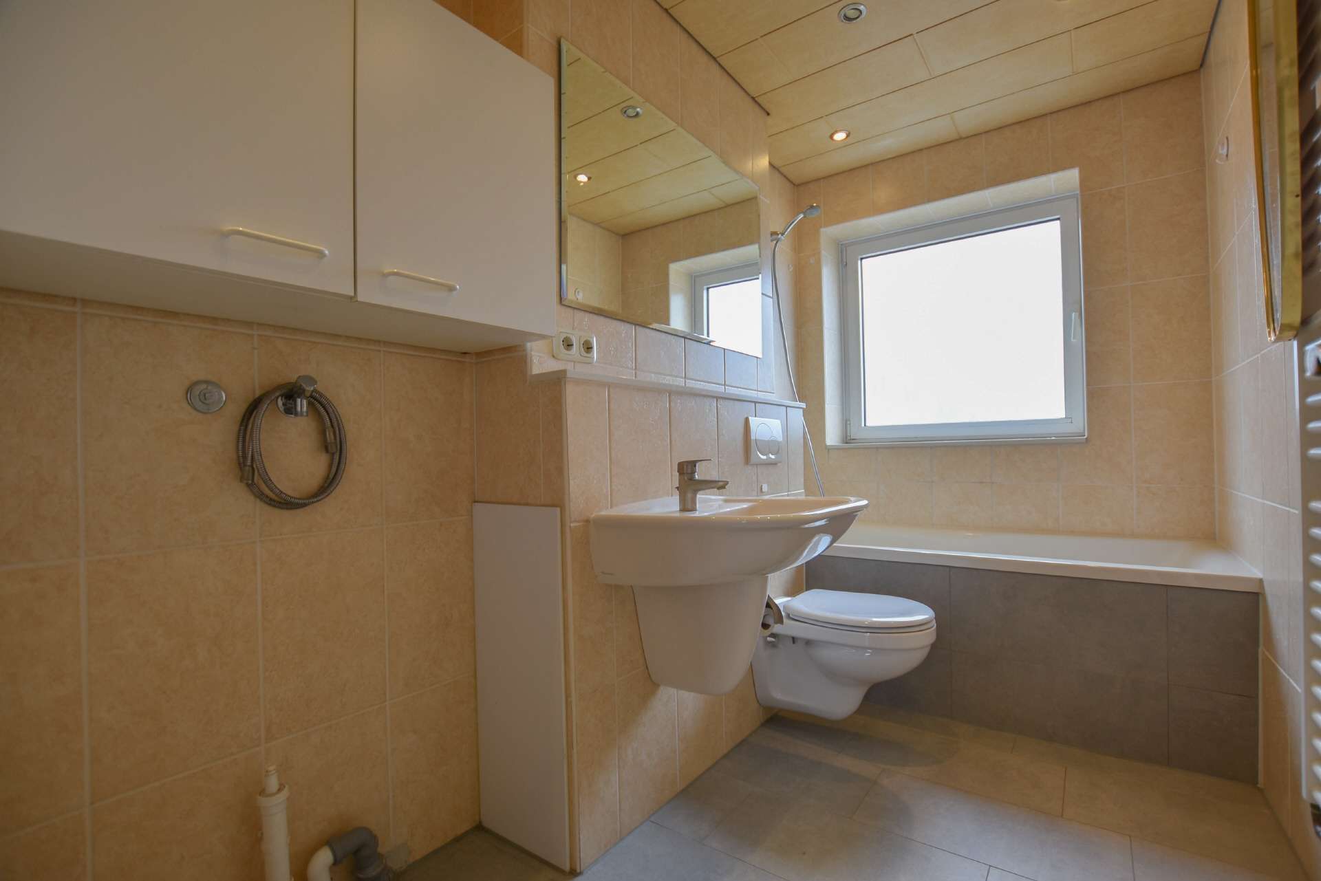 Immobilie in Isernhagen - KUNZE: gut geschnittene Wohnung mit großem Wohnzimmer und Balkon in Altwarmbüchen - Bild 1