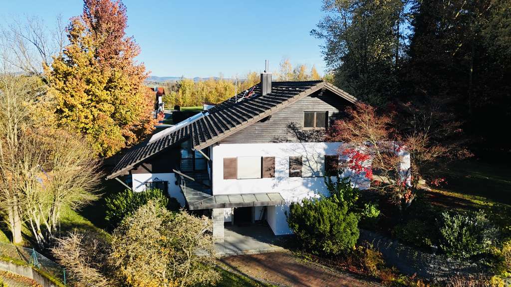 Immobilie in Tiefenbach - Gro��zügiges Renovierungsobjekt in begehrter Lage nahe Passau - Bild 1