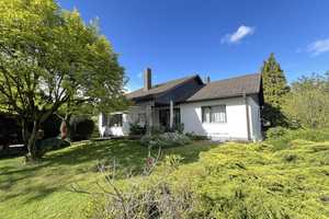 Weinheim-Ofling! Freistehender Winkel-Bungalow in massiver Fertigbauweise mit tollem Gartenbereich. – Rhein-Neckar-Kreis – Vorschaubild 1
