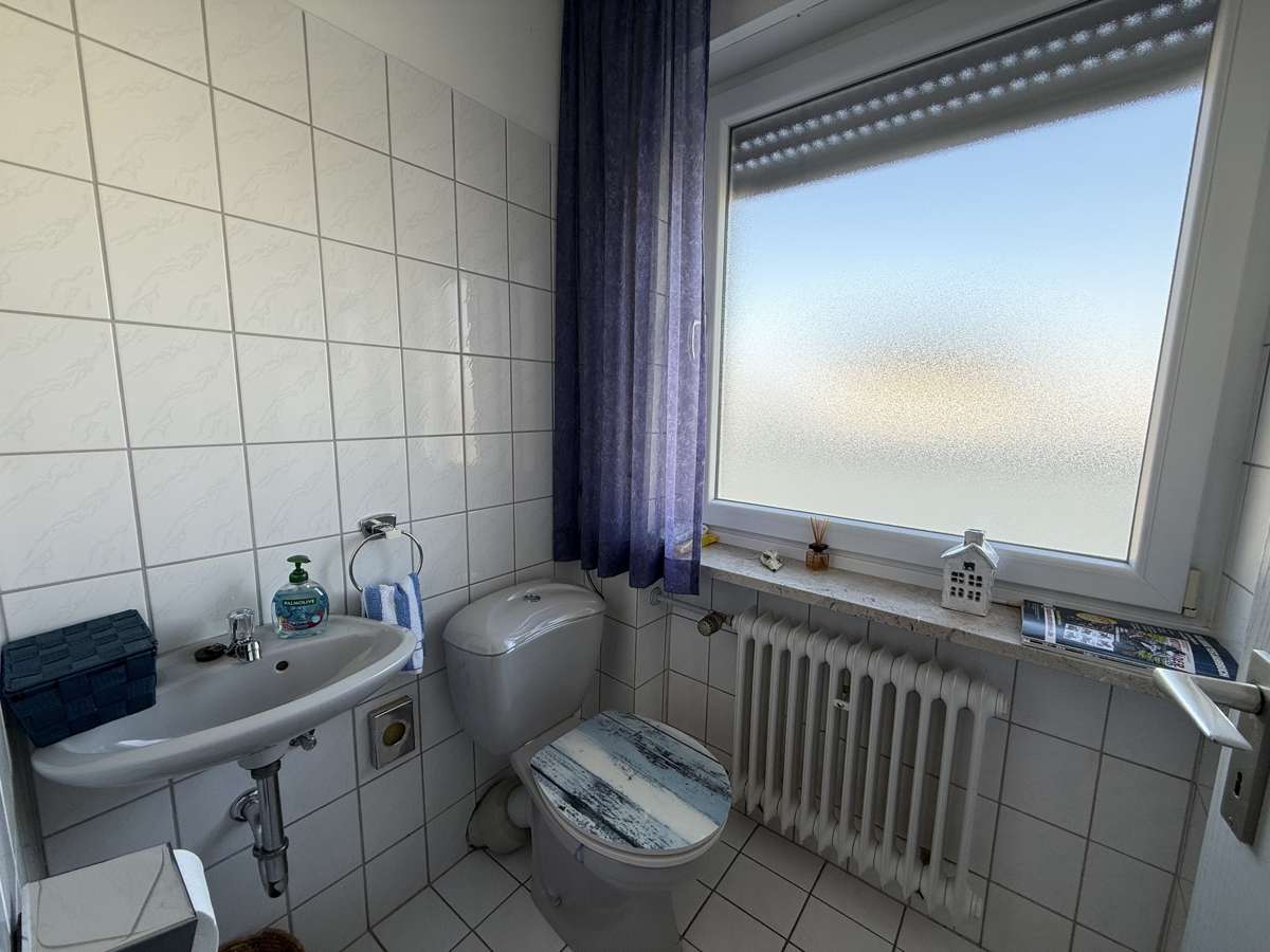 Immobilie in Mitterteich - Teilmodernisiertes Zweifamilienhaus mit kleiner Einliegerwohnung und großem Garten - Bild 5