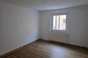4-ZW mit kleinem Balkon in Grombühl - Unikliniknähe! – Steinheilstr. 35, 97080 Grombühl, Würzburg – Vorschaubild 2