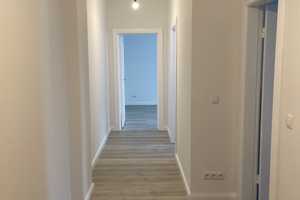 Erstbezug nach Sanierung: ansprechende 2-Zimmer-Wohnung mit Einbauküche und Balkon in Hamburg – Bartholomäusstraße 57, 22083 Hamburg – Vorschaubild 1