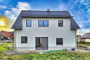 Junges, großes Einfam.-Wohnhaus mit Doppelgarage und Garten in ruhiger, sonniger Lage, Bj. 2021, Wo – Die vollständige Adresse der Immobilie erhältst du vom Anbieter., 96181 Rauhenebrach – Vorschaubild 5