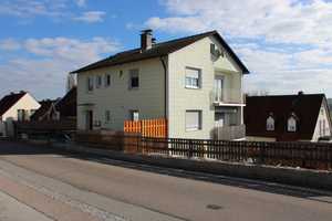 Zweinfamilienhaus mit schönen Gartenhaus – Hettenshausener Str. 16a, 85304 Pfaffenhofen an der Ilm (Kreis) – Vorschaubild 1