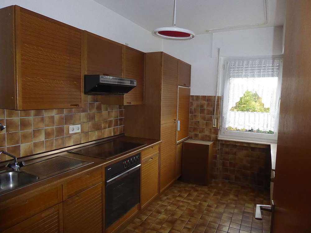 Immobilie in Waldbröl - Wenn Sie gerne Treppen steigen: sonnige Wohnung mit Balkon in gepflegtem Mehrparteienhaus - Bild 1