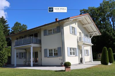 Weitläufige Familienresidenz mit Gartenpark und drei Terrassen