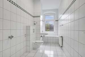Bezugsfreie 4-Zimmer Wohnung mit Balkon in gepflegtem Altbau – Große Seestraße 18, 13086 Weißensee, Berlin – Vorschaubild 5