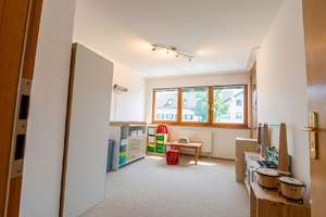 4-Zimmer-Wohnung mit Westbalkon, Moderner EBK  in Holzkirchen Mitte – Die vollständige Adresse der Immobilie erhältst du vom Anbieter., 83607 Holzkirchen – Vorschaubild 8