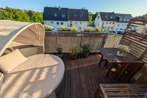 Dachgeschoss-Wohnung in Leverkusen-Rheindorf: 3 Zimmer, Balkon