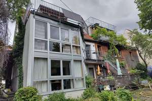 Sehr schöne Wohnung im Grünen mit Konzertflügel