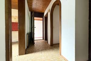 BUNGALOW MIT GROSSEM GARTEN UND GARAGE – RENOVIERUNGSBEDÜRFTIG MIT VIEL POTENZIAL – Die vollständige Adresse der Immobilie erhältst du vom Anbieter., 81827 Waldtrudering, München – Vorschaubild 14