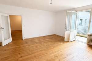 Helle und Bezugsfreie 3-Zimmer-Eigentumswohnung mit Balkon – Kamminer Str. -, 10589 Charlottenburg, Berlin – Vorschaubild 2