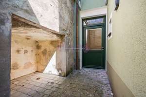 Charmantes, denkmalsaniertes Apartment mit Terrasse & EBK – Stadtnah wohnen mit Stil! – Schwandorfer Straße 7, 93059 Steinweg-Pfaffenstein, Regensburg – Vorschaubild 13