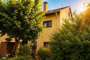 Maisonette-Wohnung mit eigenem Hauseingang und Fernblick in Würzburg-Unterdürrbach + eigener Garten – Die vollständige Adresse der Immobilie erhältst du vom Anbieter., 97080 Dürrbachtal, Würzburg – Vorschaubild 3