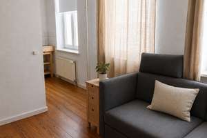 Provisionsfreie 2-Zimmer-Altbauwohnung
mit attraktiver Mietrendite –
DIREKT VOM EIGENTÜMER