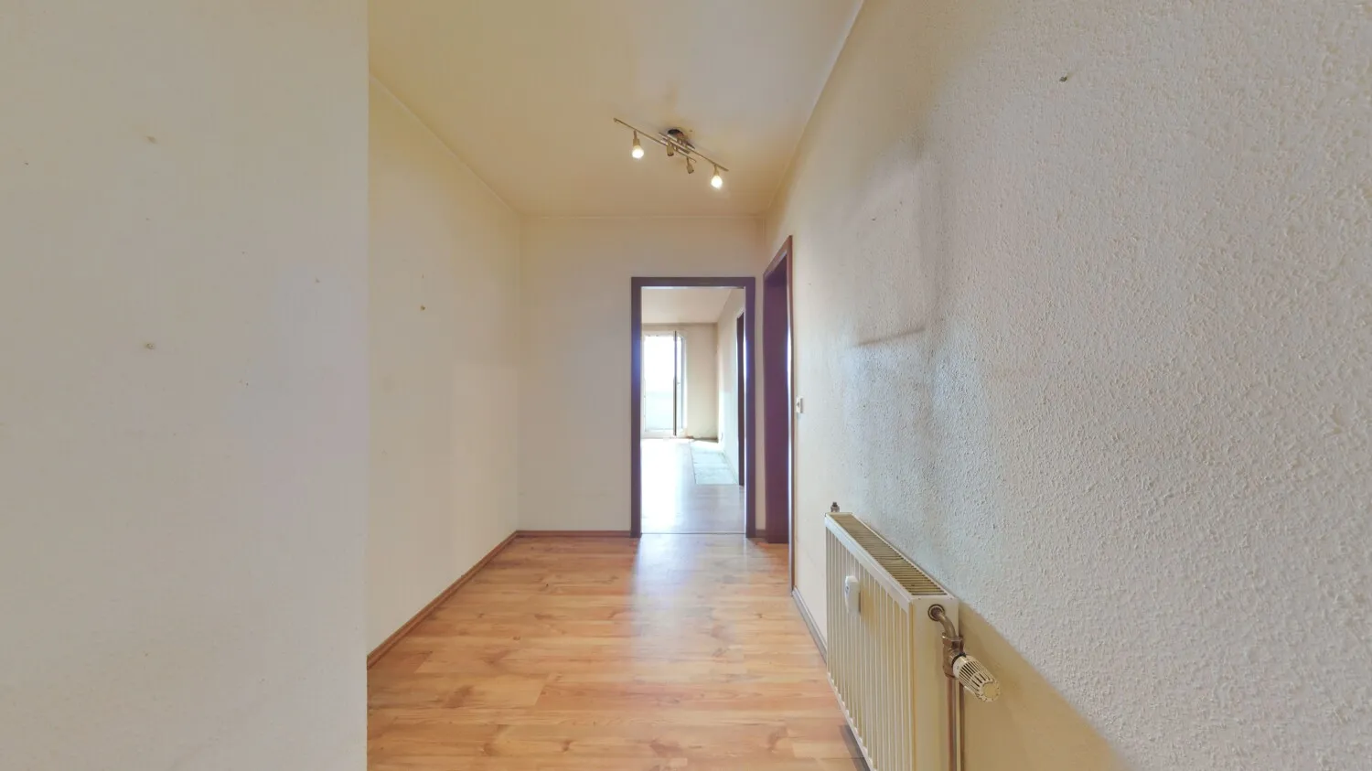 Eine Wohnung voller Möglichkeiten – sanierungsbedürftige 2-Zimmer!, Rheinisch Bergischer Kreis – Bild 4