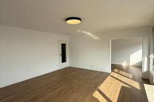 Sanierte 2,5 ZKB-Wohnung, Balkon, Aufzug & Garage im Herzen von Siegen!