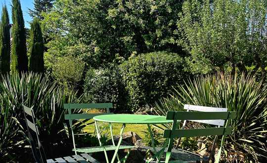 Einfamilienhaus mit großen Garten 