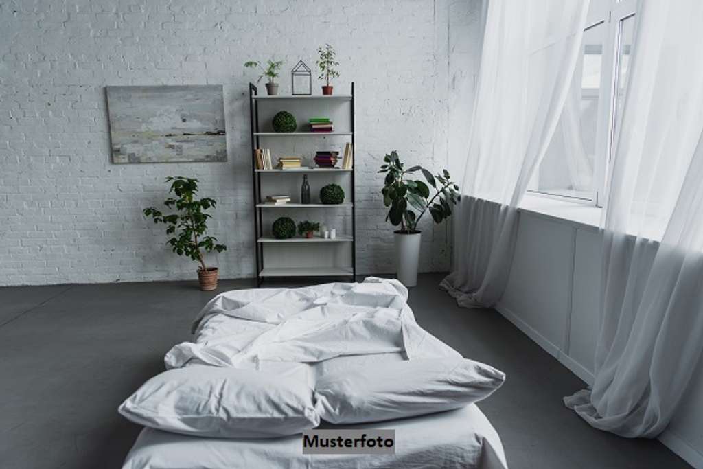 2-Zimmer-Wohnung mit Balkon im gepflegten Mehrfamilienhaus