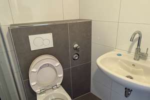 Erstbezug nach Sanierung mit Winterbalkon und EBK: Stilvolle 3-Zimmer-Wohnung in Düsseldorf – Gneisenaustraße 21, 40477 Pempelfort, Düsseldorf – Vorschaubild 12