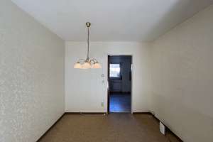 renovierungsbedürftiges RMH in Alterlangen...Ihr neues Zuhause mit Gestaltungspotenzial – Die vollständige Adresse der Immobilie erhältst du vom Anbieter., 91056 Alterlangen, Erlangen – Vorschaubild 9