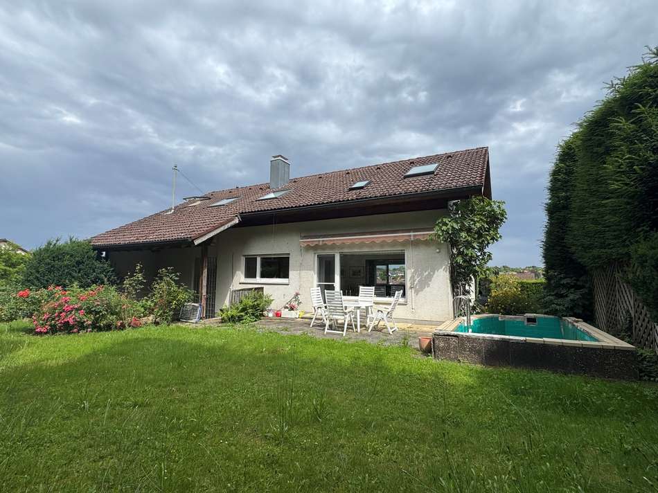 Westansicht mit Terrasse