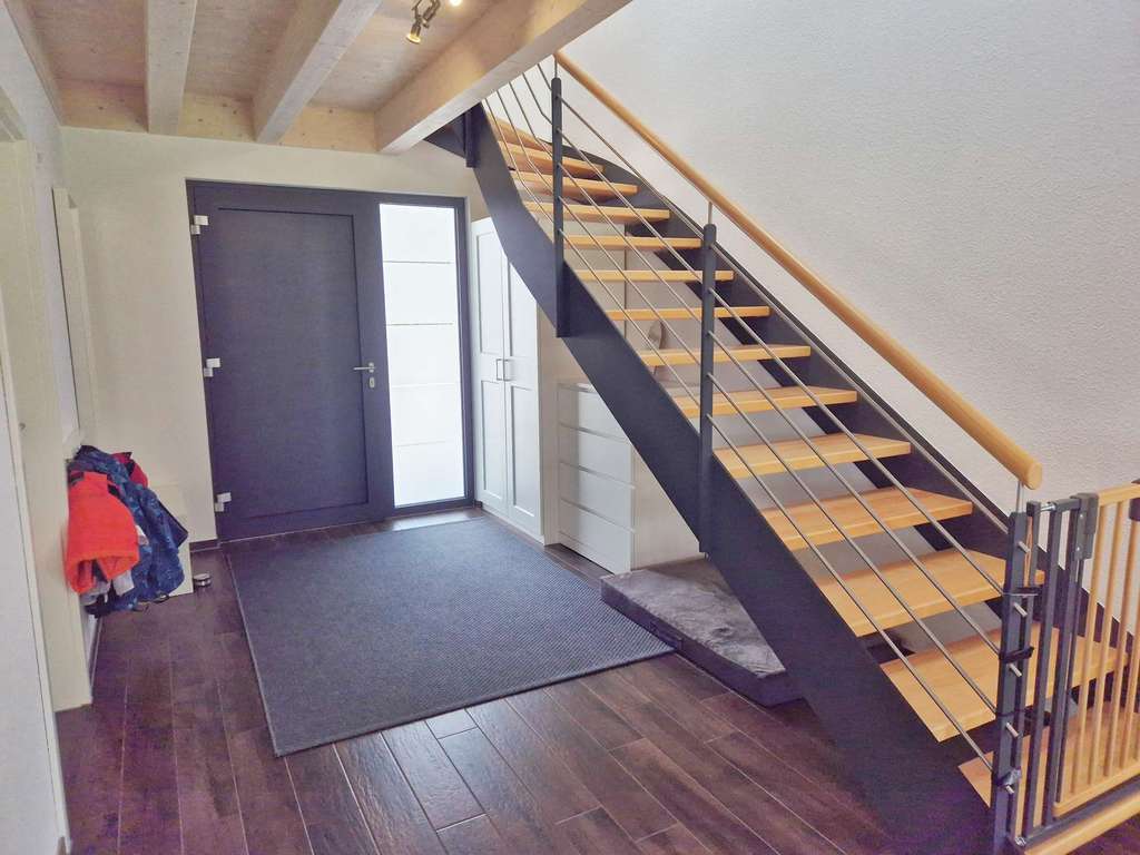 Immobilie in Schwenningen - Familienparadies: Modernes Einfamilienhaus mit Doppelgarage & Gartenparadies - Bild 3