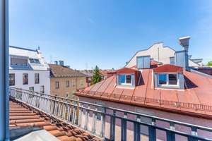 Über den Dächern Münchens – ein Zuhause voller Licht und besonderer Atmosphäre – Die vollständige Adresse der Immobilie erhältst du vom Anbieter., 80336 Sankt Paul, München – Vorschaubild 17