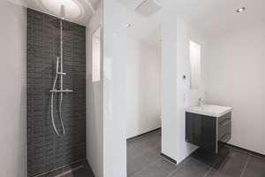 Exklusive 3-Zimmer-Wohnung mit großzügiger Terasse, Küche und Klima in zentraler Lage von Düsseldorf – 40210 Stadtmitte, Düsseldorf – Vorschaubild 6
