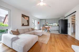 Hamburg - Eidelstedt | Modernisierte Maisonettewohnung mit Südwest-Balkon & Stellplatz – Die vollständige Adresse der Immobilie erhältst du vom Anbieter., 22523 Eidelstedt, Hamburg – Vorschaubild 2