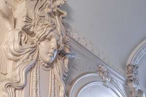 6-Zimmer Altbauwohnung in bester Lage am Viktoria-Luise-Platz