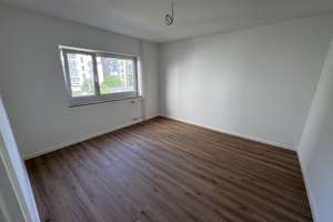 ERSTBEZUG: Kernsanierte 3+1 Zimmer-Wohnung mit separatem Büro sowie Garage im Lehenviertel  – Die vollständige Adresse der Immobilie erhältst du vom Anbieter., 70180 Lehen, Stuttgart – Vorschaubild 3