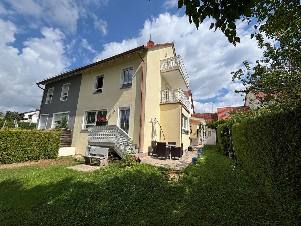 Immobilie in Schwabhausen - Charmante Doppelhaushälfte mit Garten in Schwabhausen - Bild 1