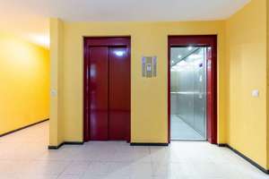 Leerstehende 2,5-Zimmer-Wohnung am Waldrand mit Balkon, Tiefgarage und viel Potenzial – Otto-Hahn-Platz 3, 69126 Emmertsgrund, Heidelberg – Vorschaubild 2