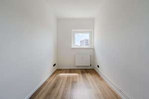 Sonnenbalkon trifft Kudamm-Blick - Hochwertig modernisierte 4 Zimmerwohnung ! – Sybelstraße 56, 10629 Charlottenburg, Berlin – Vorschaubild 11