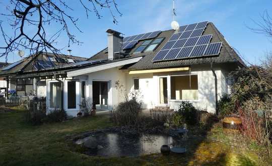 Harmonisches Gesamtpaket 
1-2 Familienhaus mit tollem Garten 
und vielseitigem Raumangebot