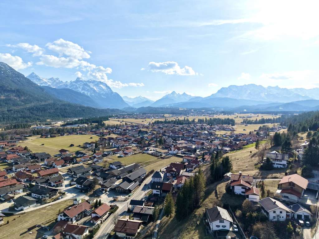 Immobilie in Wallgau - 3-Parteienhaus oder Eigenheim mit Vermietungsmöglichkeit  - Bild 4