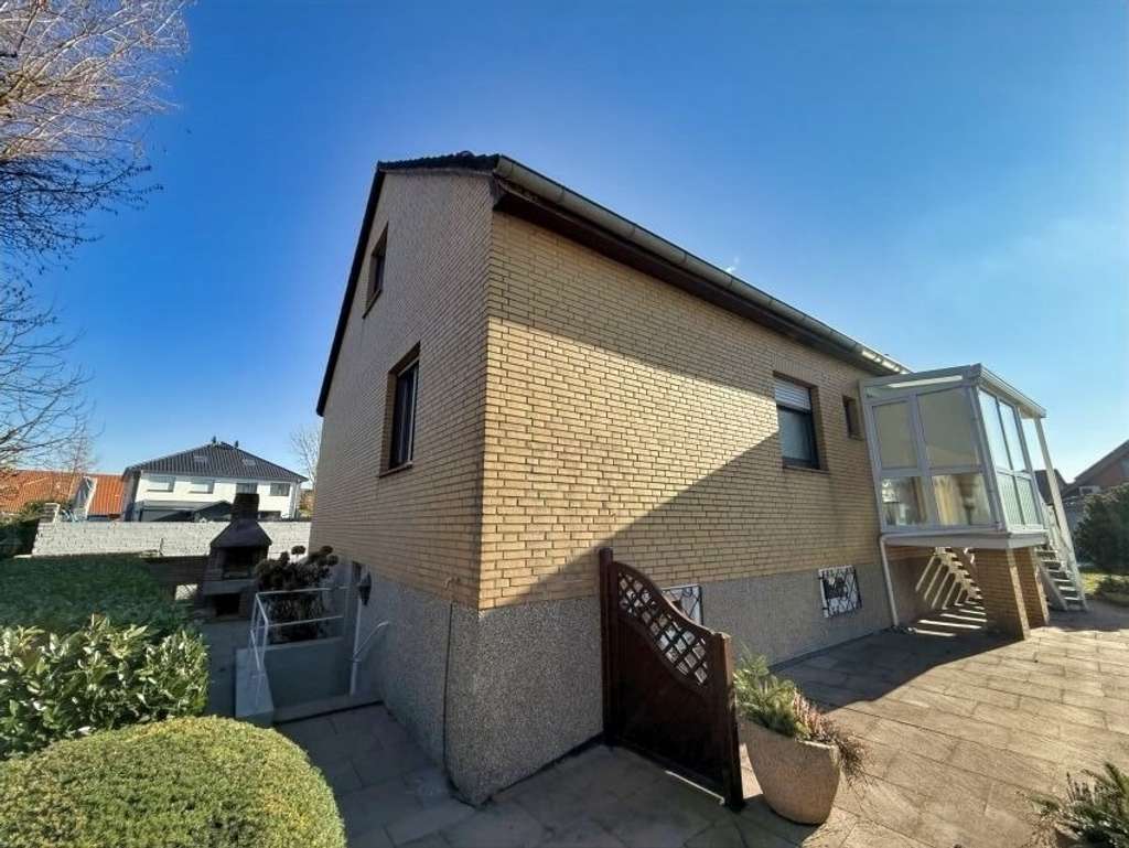 Immobilie in Gehrden - Attraktives Ein-/Zweifamilienhaus in idyllischer Feldrandlage - Bild 2