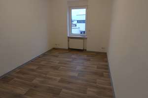 Komplett renovierte Wohnung in ruhiger Wohnlage in Trier Heiligkreuz – 54295 Heiligkreuz, Trier – Vorschaubild 2