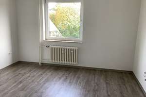 Großzügige 3-Zimmerwohnung mit Fahrstuhl und Balkon! – Württemberger Allee 15, 33689 Sennestadt, Bielefeld – Vorschaubild 4