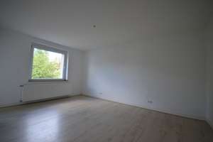 Renovierte Vier- Raum- Altbau- Wohnung | Loggia | Hohe Decken | Ruhige Lage – 40545 Niederkassel, Düsseldorf – Vorschaubild 4
