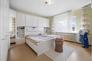 Gepflegtes Einfamilienhaus mit Einliegerwohnung. – Friesland (Kreis) – Vorschaubild 7