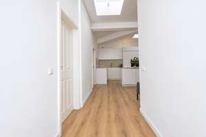 3-4 Zimmer Dachgeschosswohnung mit Balkon und Fahrstuhl – 10587 Charlottenburg, Berlin – Vorschaubild 2